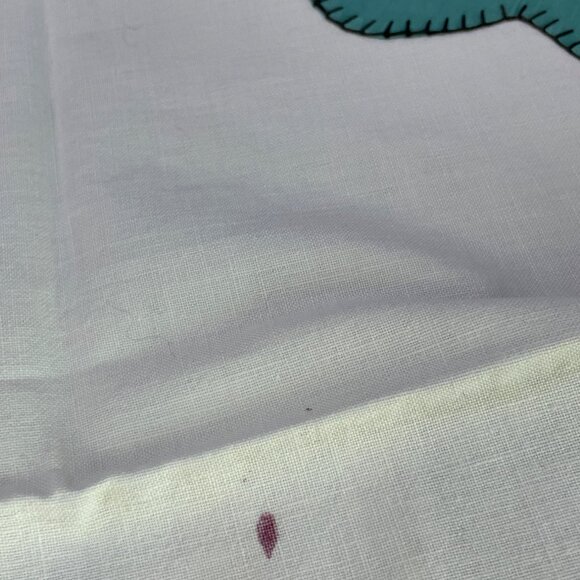 Lot of 2 Vintage Linens Appliqued Table Cloth 30"x30" Crocheted Lace Pce 17'x17" - Picture 3 of 12